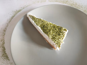 Cheesecake citron-matcha au miso et saké kasu